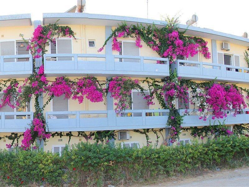 Michel Apartments Amoudara  Экстерьер фото